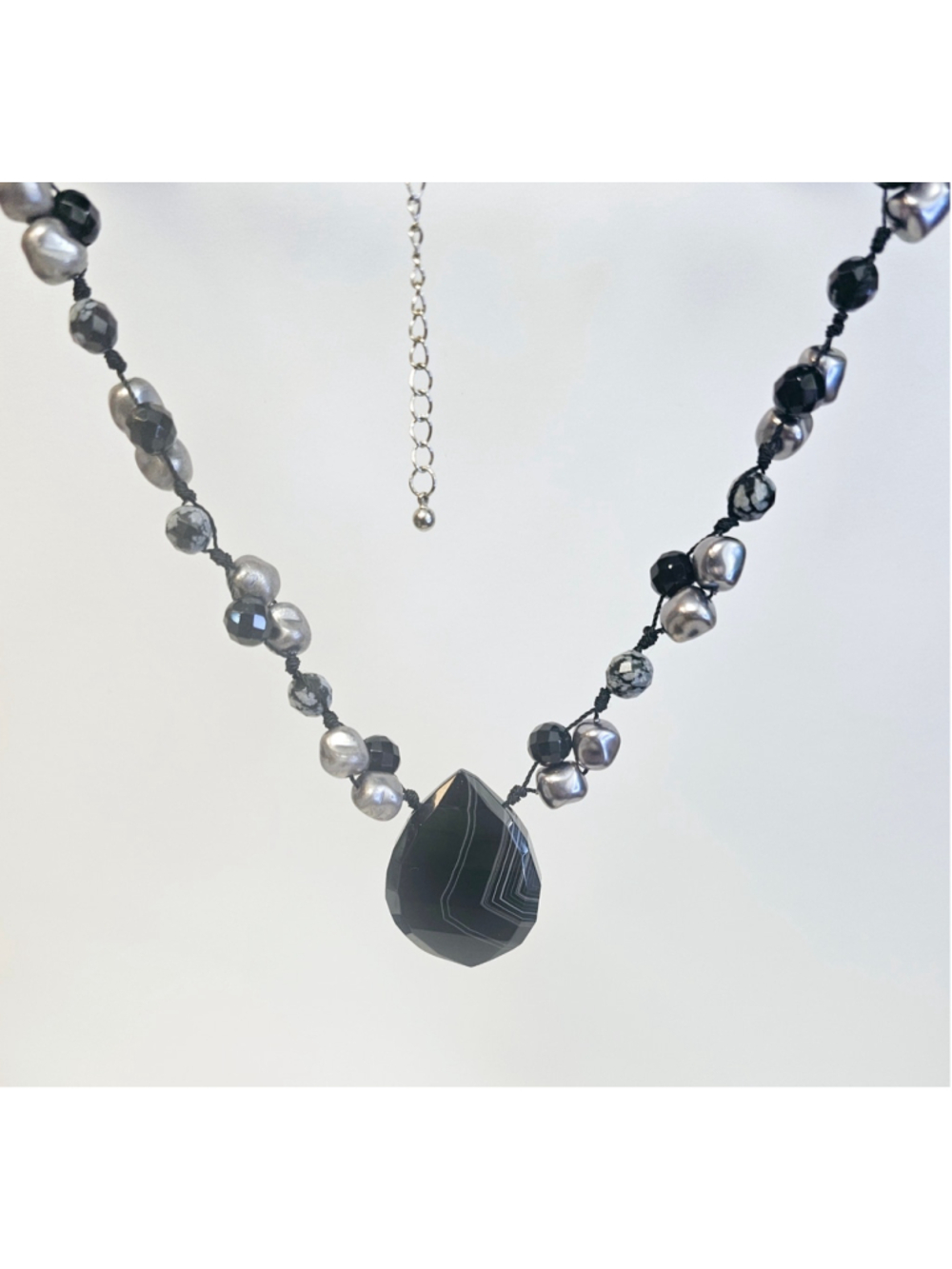 Black & Gray Beaded Pendant Necklace 17"